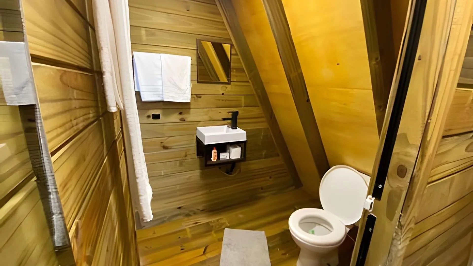 サント・アマロ・ダ・インペラトリスChale Dos Alpes 1 Hidromassagem E Lareiraアパートメント ブラジル