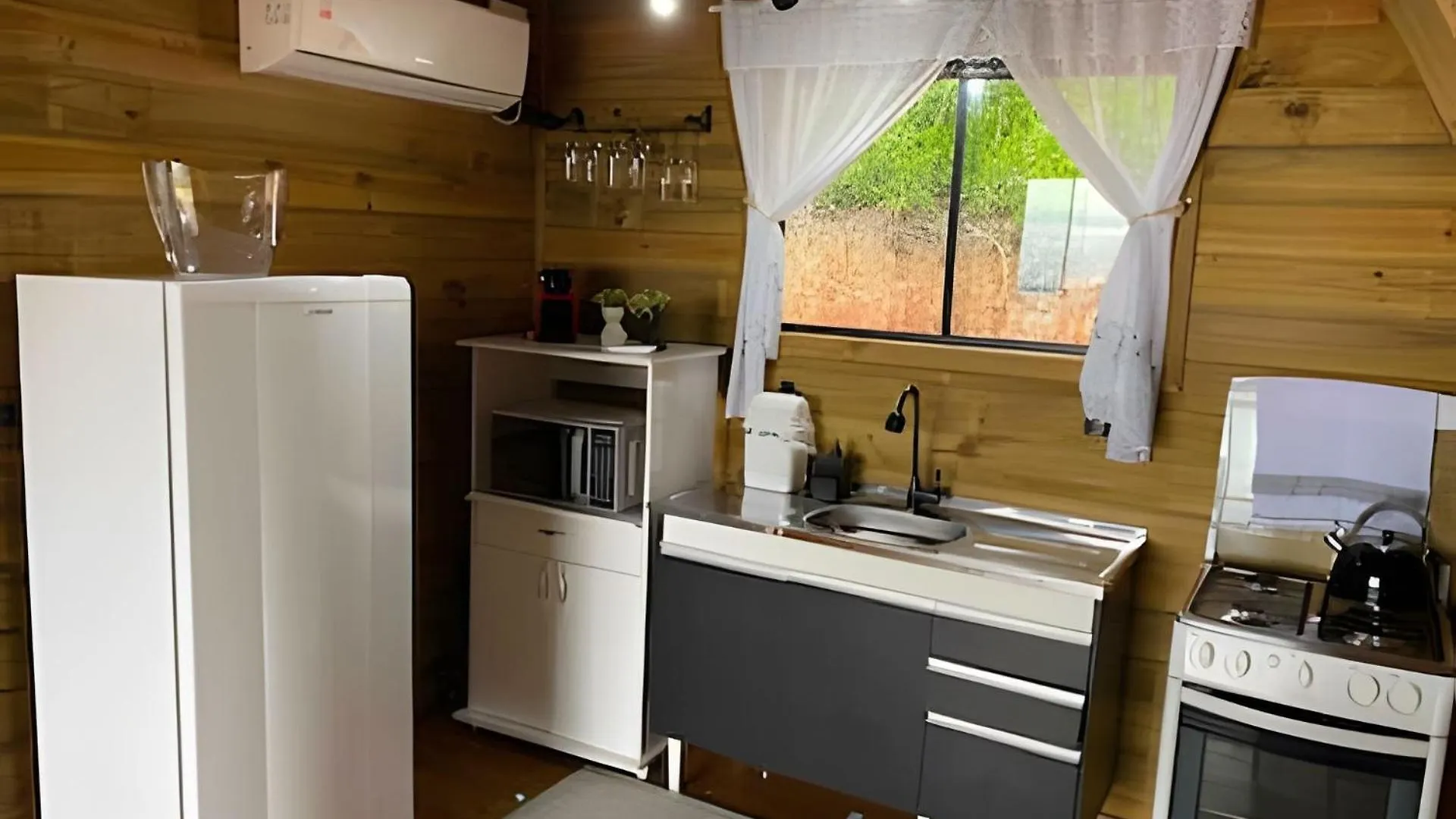 サント・アマロ・ダ・インペラトリスChale Dos Alpes 1 Hidromassagem E Lareiraアパートメント サント・アマロ・ダ・インペラトリス
