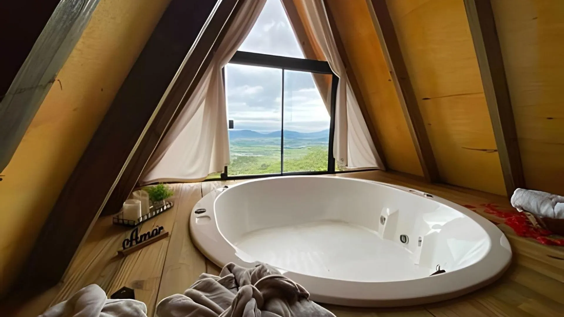 サント・アマロ・ダ・インペラトリスChale Dos Alpes 1 Hidromassagem E Lareiraアパートメント アパート